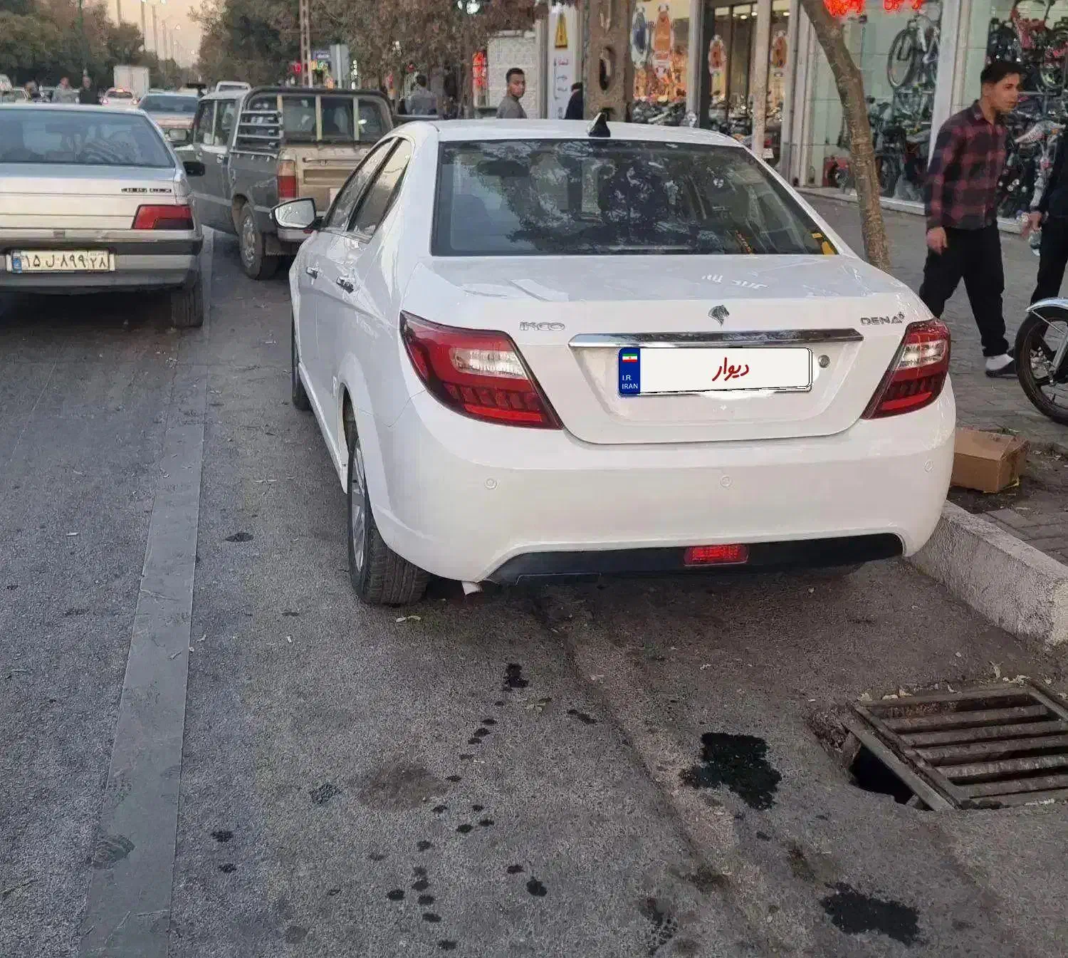 دنا پلاس ۹۸ با سانروف فول کامل|خودرو سواری و وانت|همدان, |دیوار