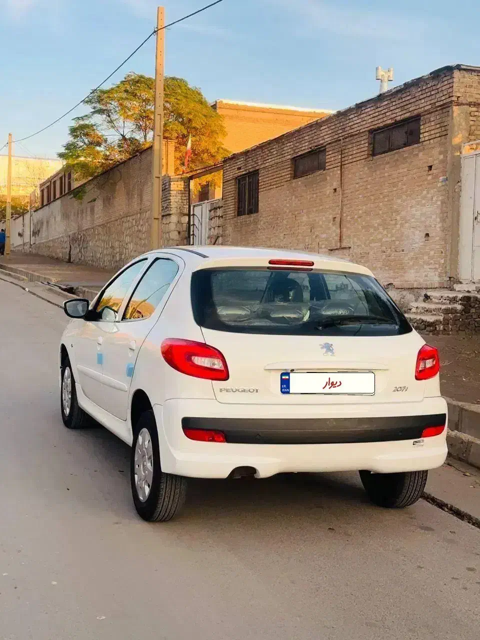 پژو ۲۰۷ سقف فلز ۱۴۰۲|خودرو سواری و وانت|خرمآباد, |دیوار