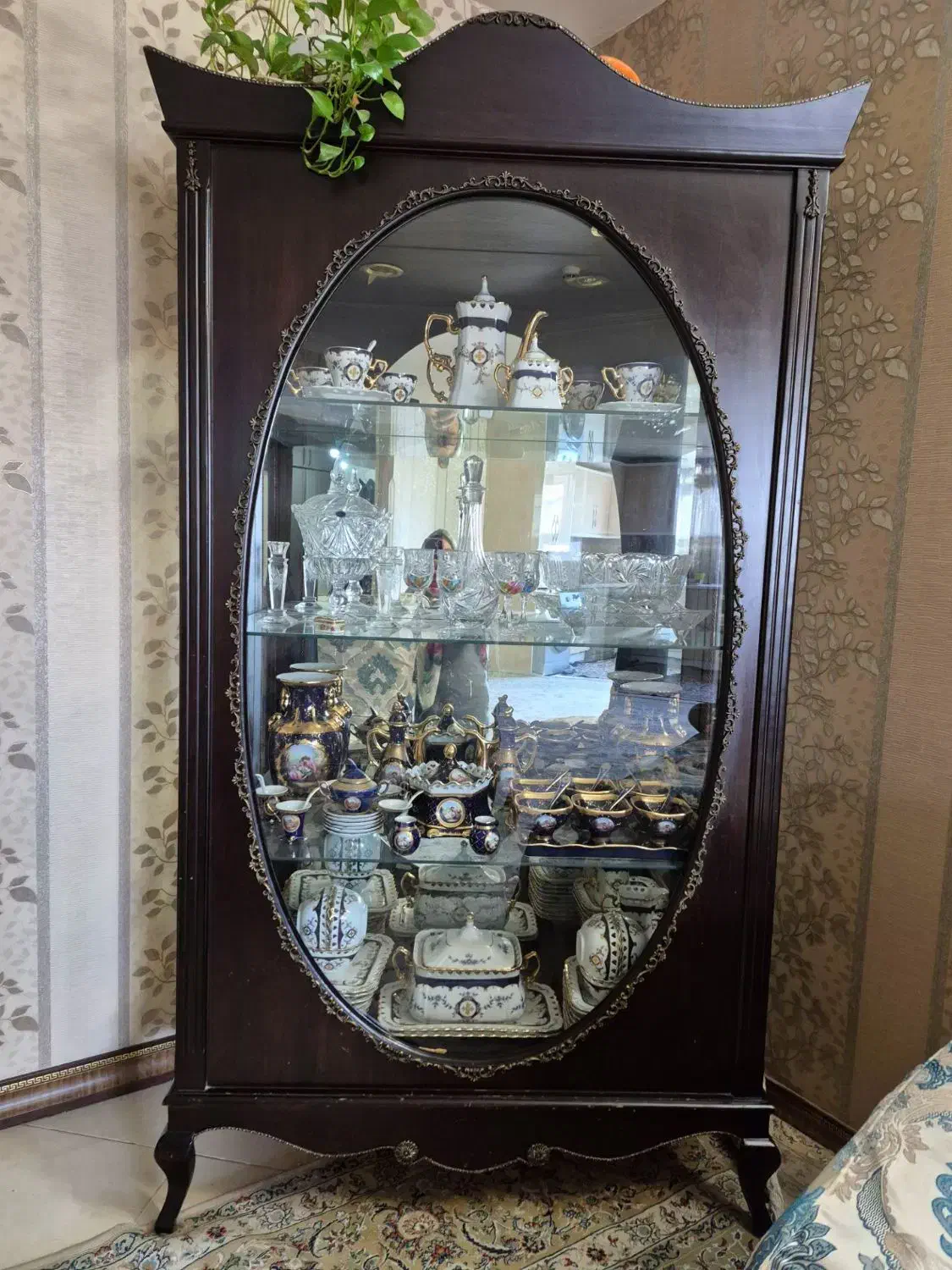 ویترین چوبی|بوفه، ویترین، کنسول|ری, جوانمرد قصاب|دیوار