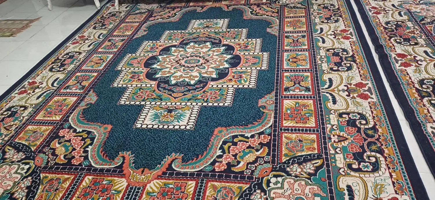 دو عدد فرش ۱۲ متری|فرش|فومن, |دیوار