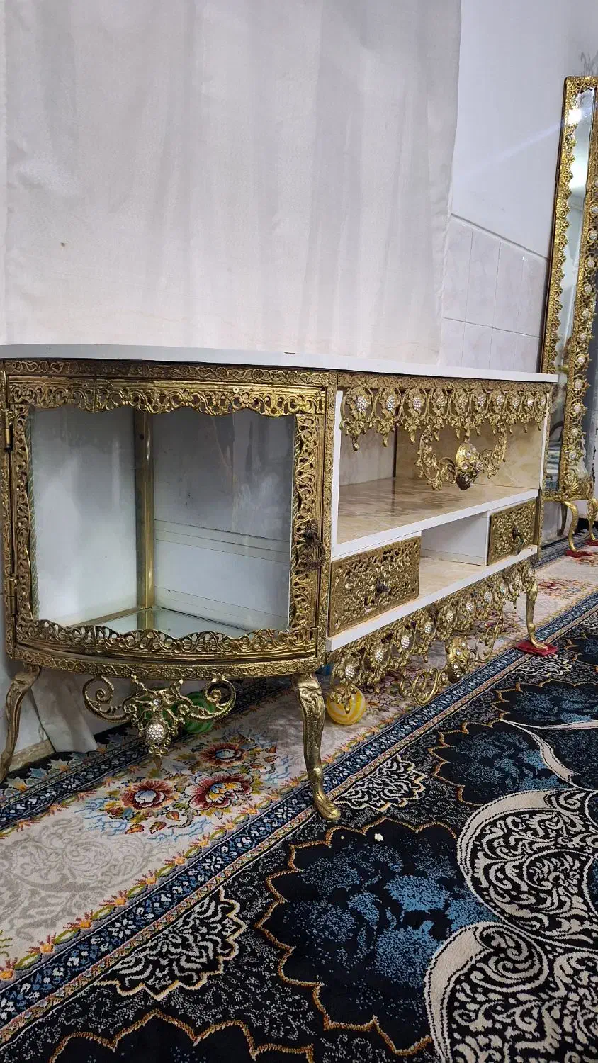 میز تی وی زیبا و سنگین برنز اصل|میز تلویزیون|بروجرد, |دیوار