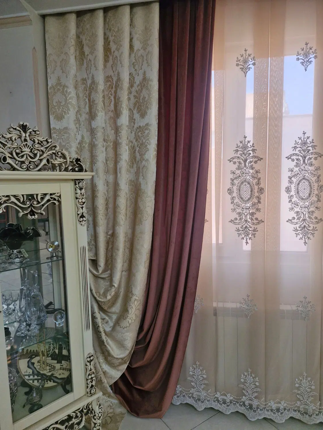 کنار پرده ای|پرده، رانر، رومیزی|تهران, شمشیری|دیوار