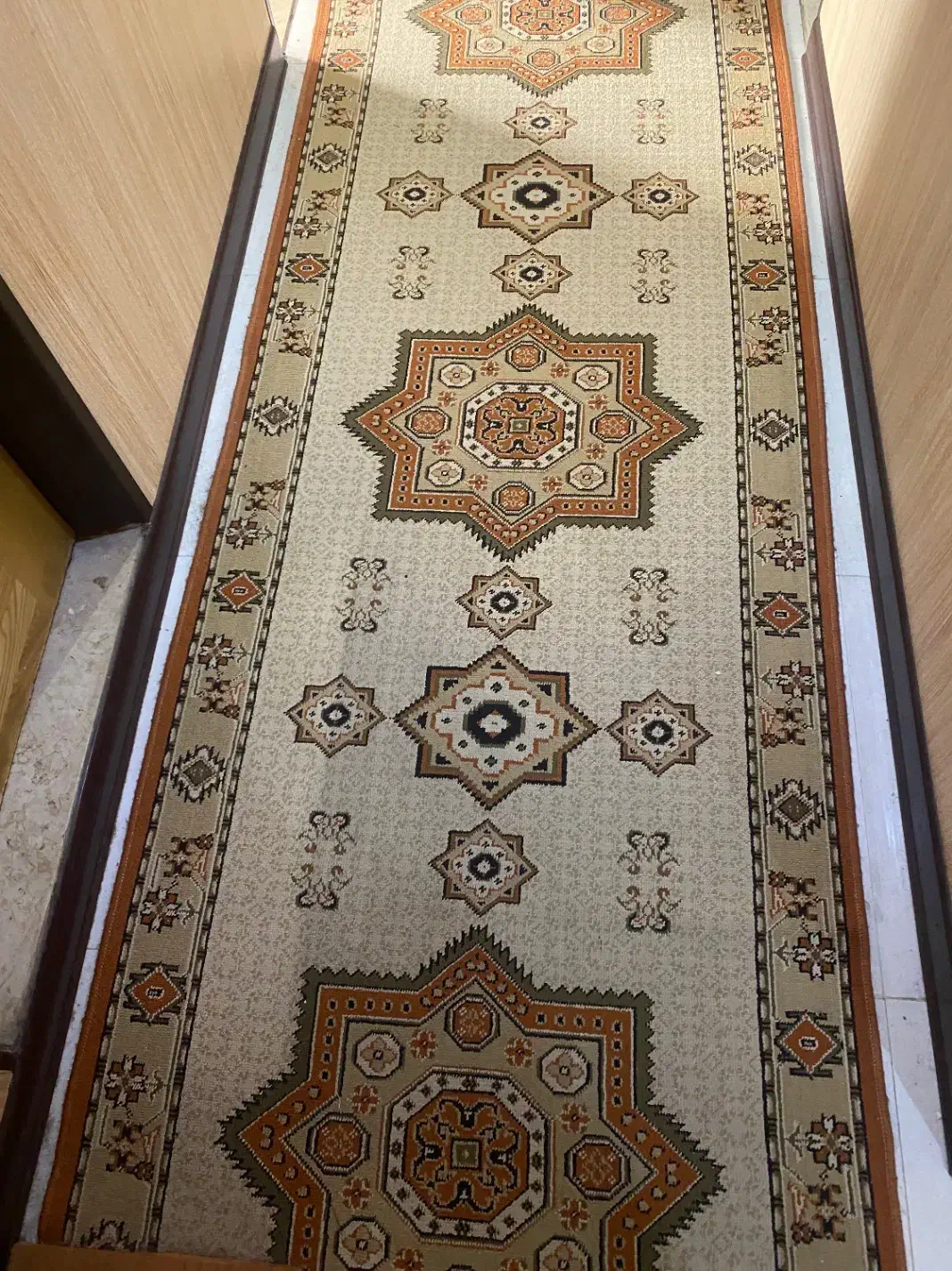 گیلیم فرش|فرش|شیراز, فرهنگ شهر|دیوار