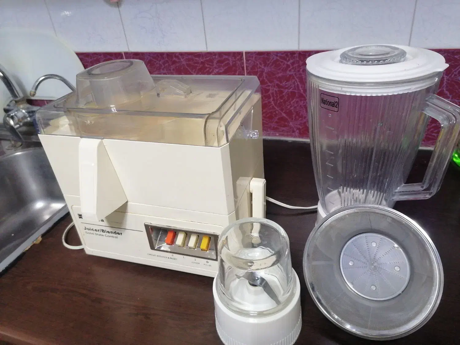 آبمیوه گیری سه کاره|آبمیوه‌گیر و آب‌مرکبات‌گیر|قم, نیروگاه|دیوار