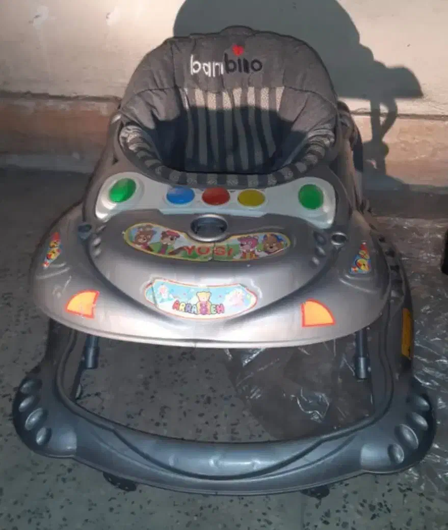 لوازم کودک|کالسکه و لوازم جانبی|اصفهان, ارغوانیه|دیوار