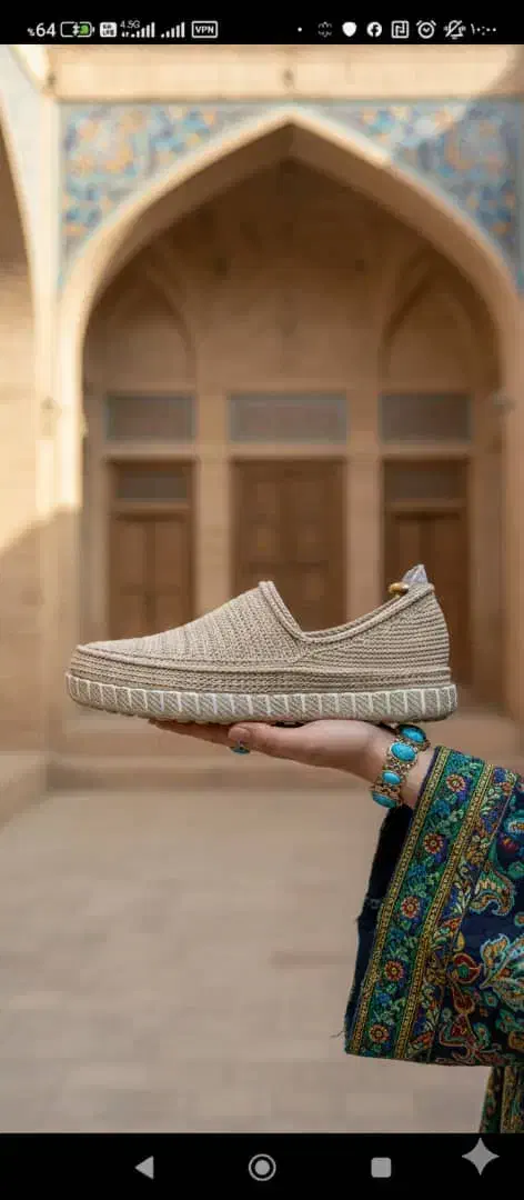 گیوه راحت|کیف، کفش، کمربند|شیراز, بازار|دیوار