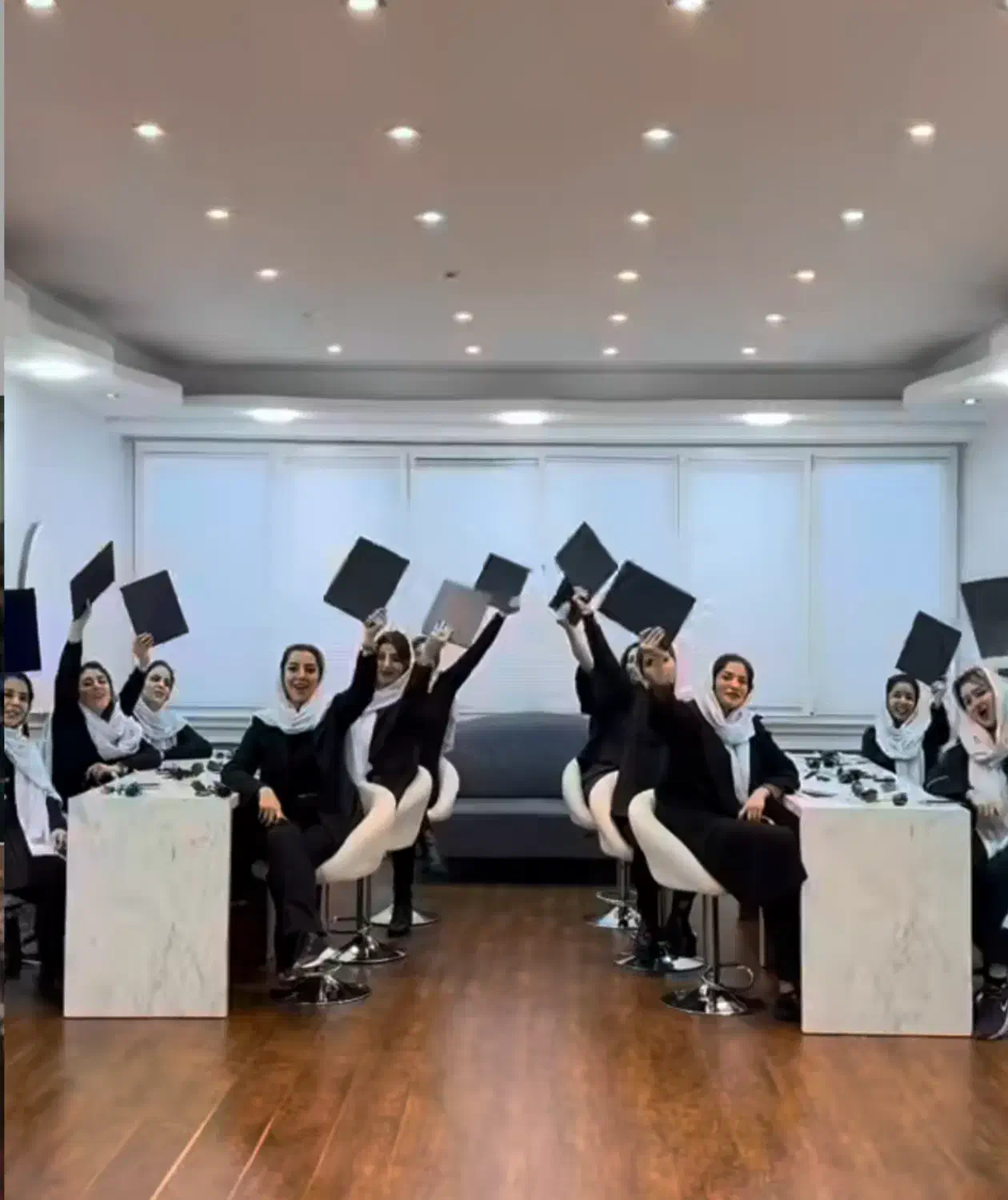 کراتین،اموزش گروهی با ارائه مدرک بین المللی|خدمات آموزشی|رشت, پستک|دیوار