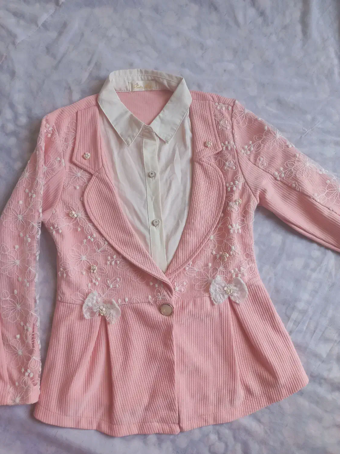 لباس درحدنو|لباس|نقده, |دیوار