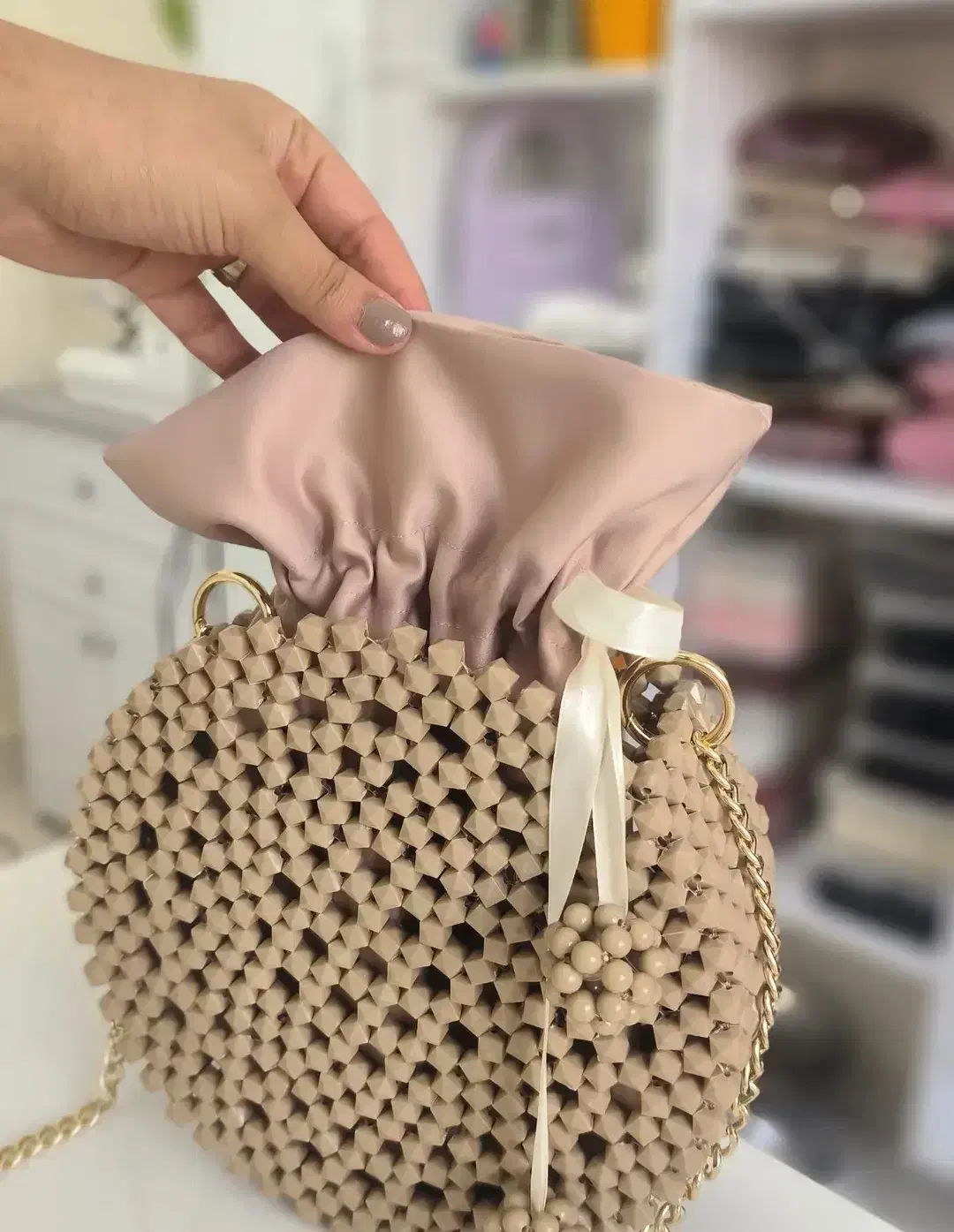 کیف گرد مهره بافی، رنگ نسکافه ای، کارِدست|کیف، کفش، کمربند|تهران, مشیریه|دیوار