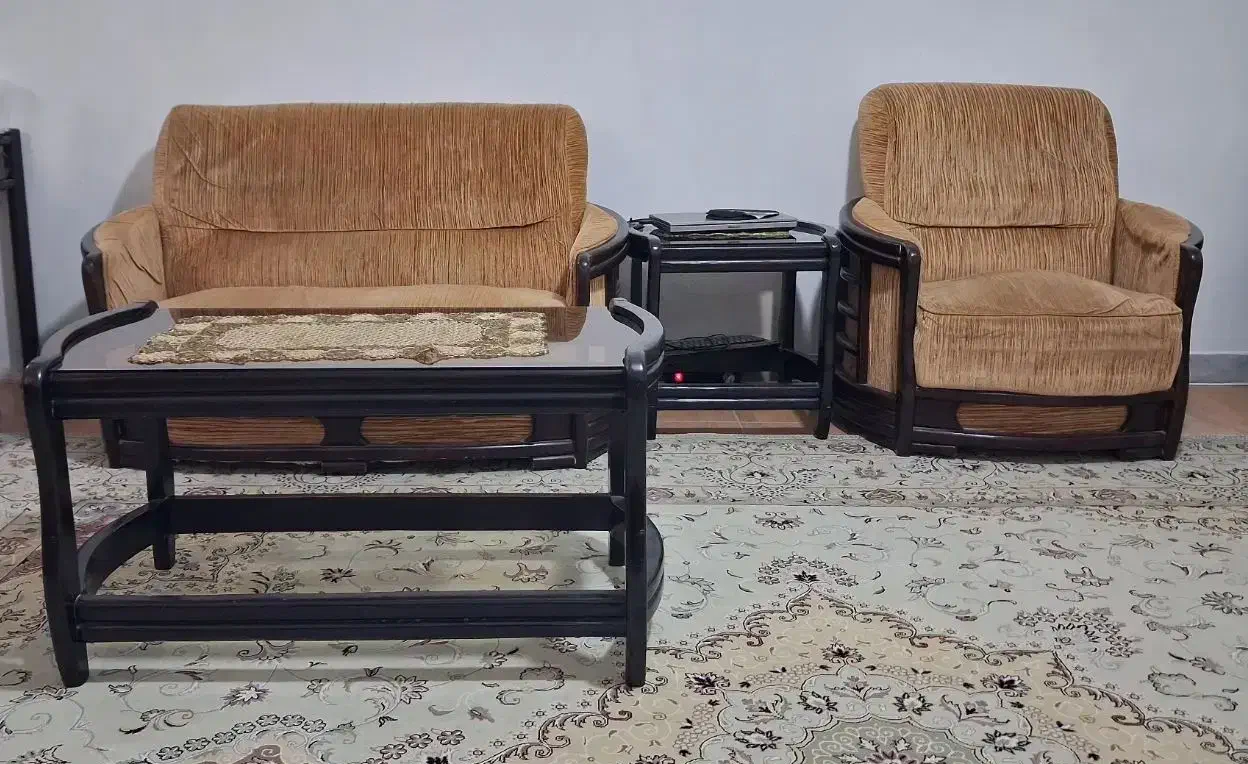 مبل و جلو مبلی|مبلمان خانگی و میز عسلی|رشت, سیا اسطلخ|دیوار