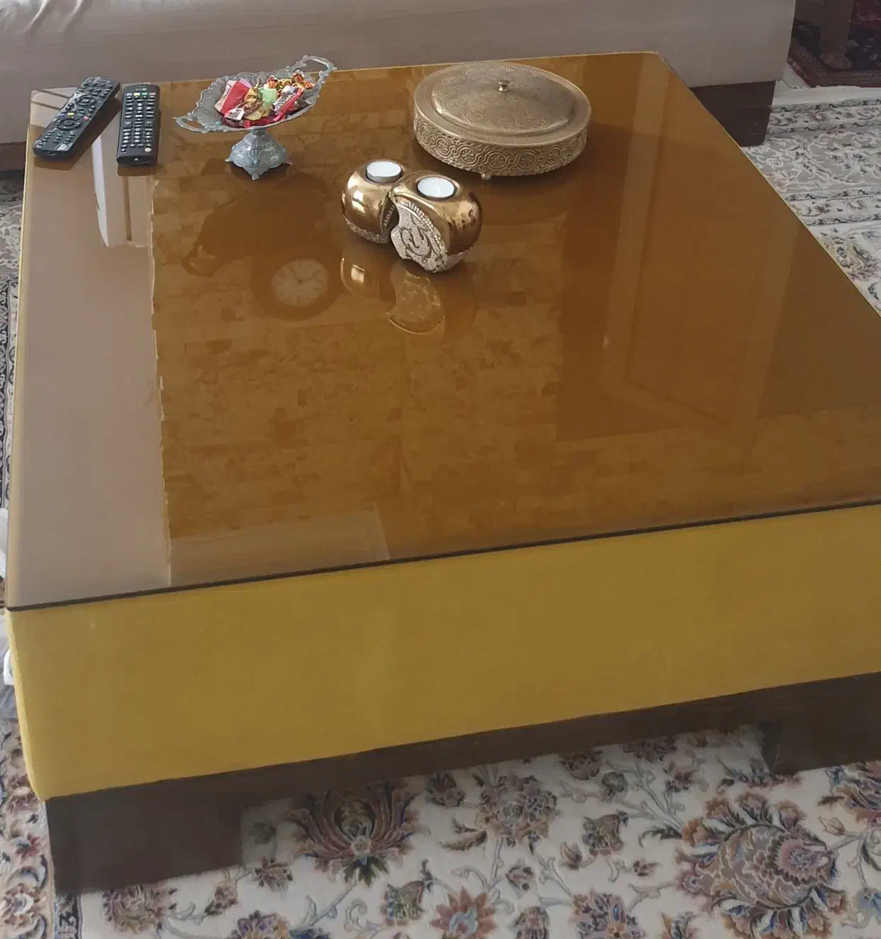 کاناپه ۴ نفره|مبلمان خانگی و میز عسلی|شیراز, شهرک گلستان شمالی|دیوار