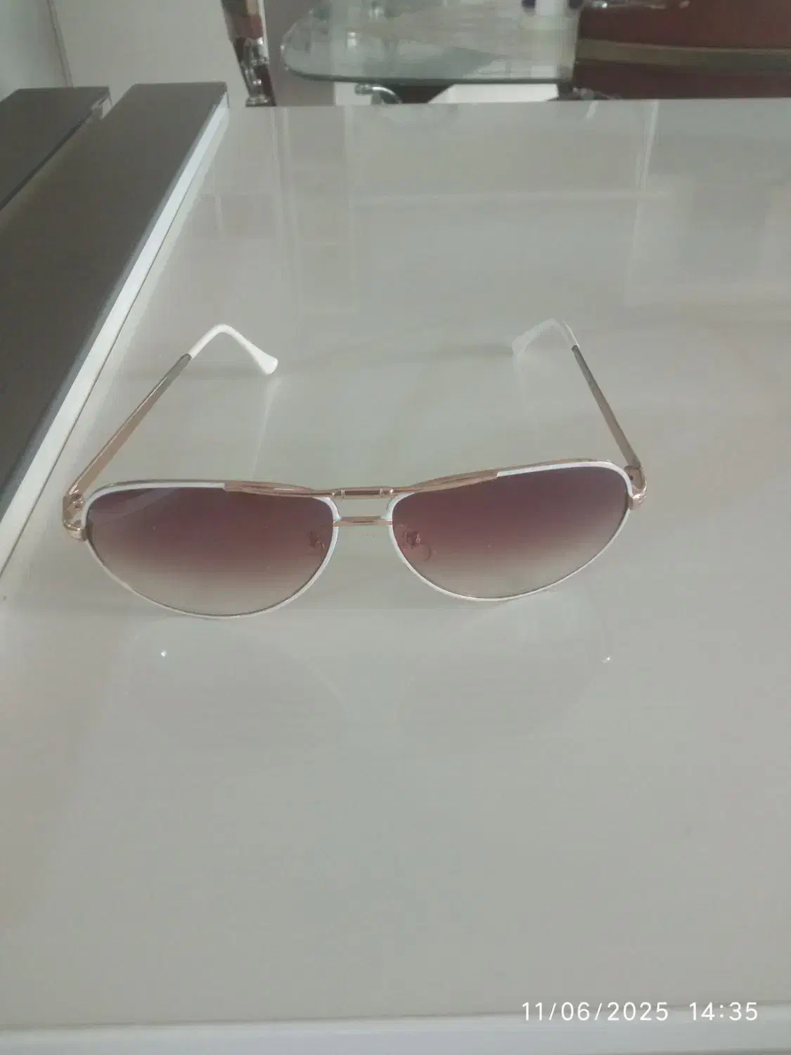 عینک آفتابی بسیار شیک زنانه|زیورآلات و اکسسوری|کرمانشاه, |دیوار