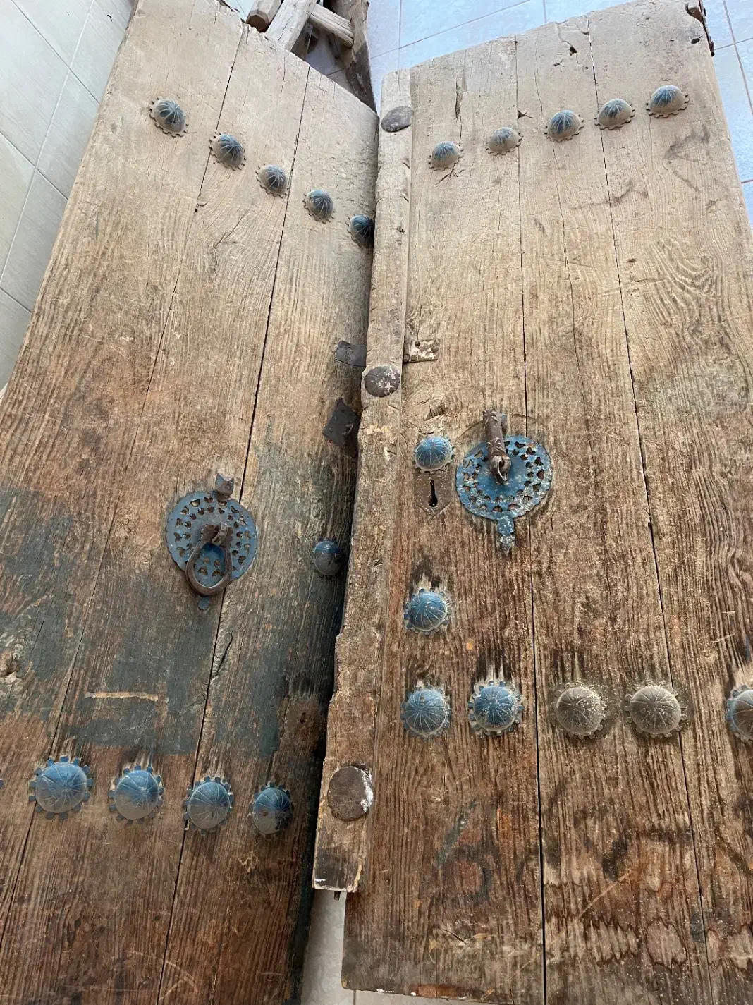 درب قدیمی|کلکسیون اشیاء عتیقه|مبارکه, |دیوار