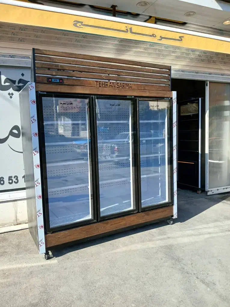 فریزر ۳درب ایستاده بدون برفک سرما از پایین|فروشگاه و مغازه|مشهد, فدک|دیوار