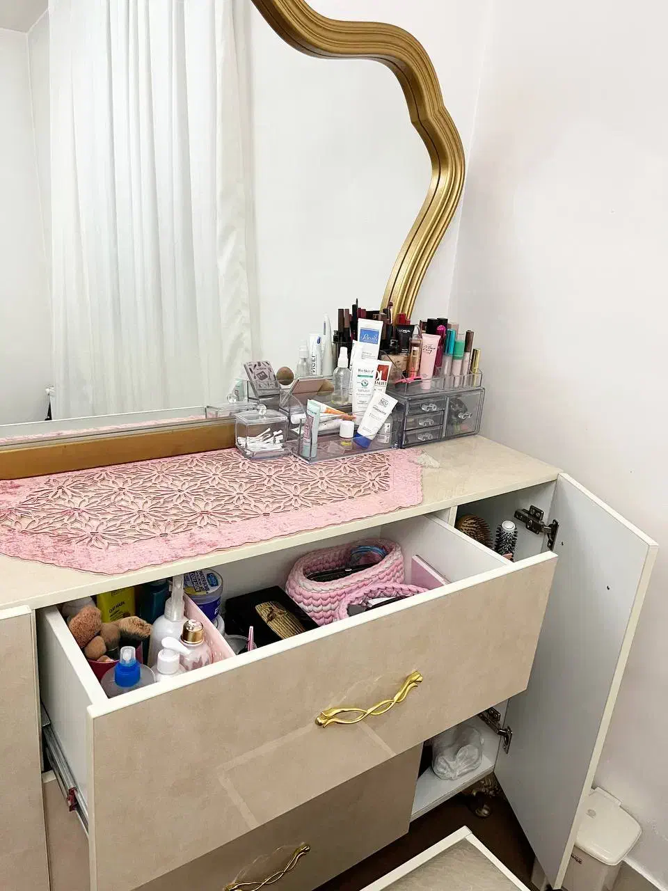 میز و کشو آرایش|بوفه، ویترین، کنسول|اسلام‌شهر, شهرک الهیه|دیوار