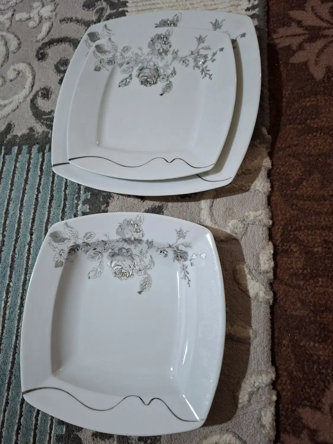 با سلام سرویس ۱۲ نفره نفیس|ظروف سرو و پذیرایی|نسیم‌شهر, |دیوار