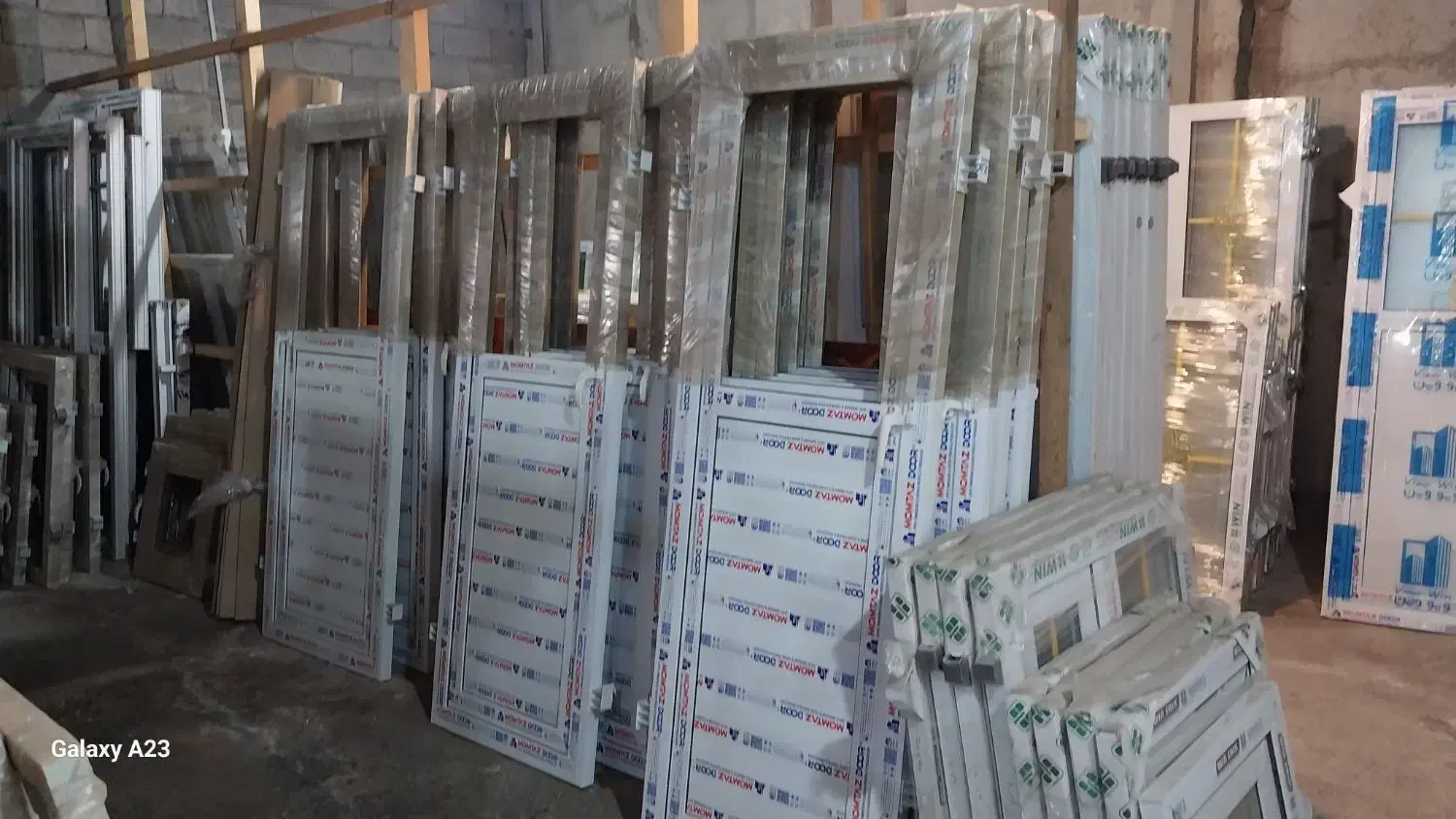 فروش پنجره های pvc و درهای چوبی خاص|مصالح و تجهیزات ساختمان|خمام, |دیوار