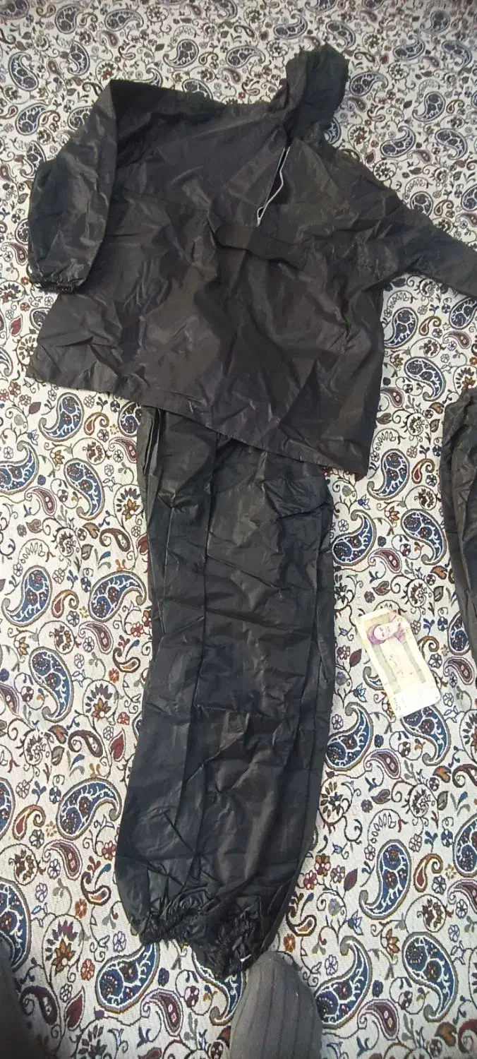 کاپشن وبارانی|لباس|اهر, |دیوار