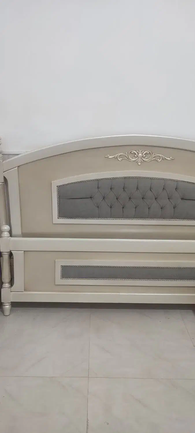 سرویس خواب سالم و نو|تخت و سرویس خواب|قم, نخودی|دیوار