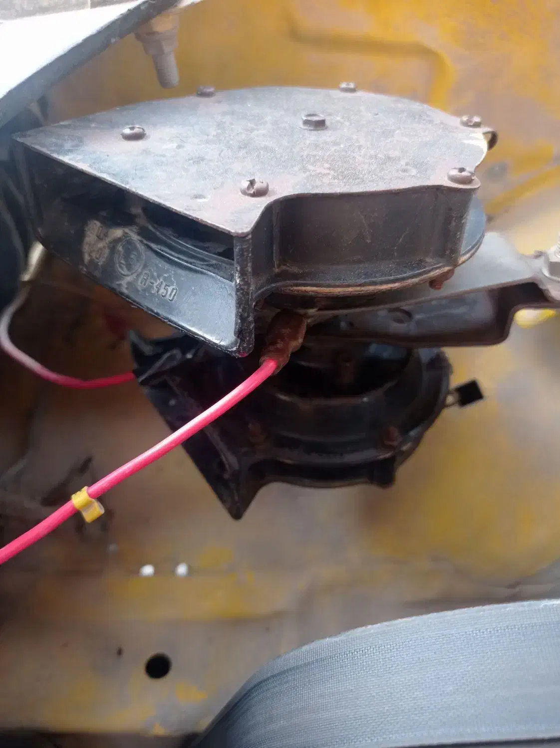 بوق کاپریسی|کلکسیون اشیاء عتیقه|خرمشهر, |دیوار