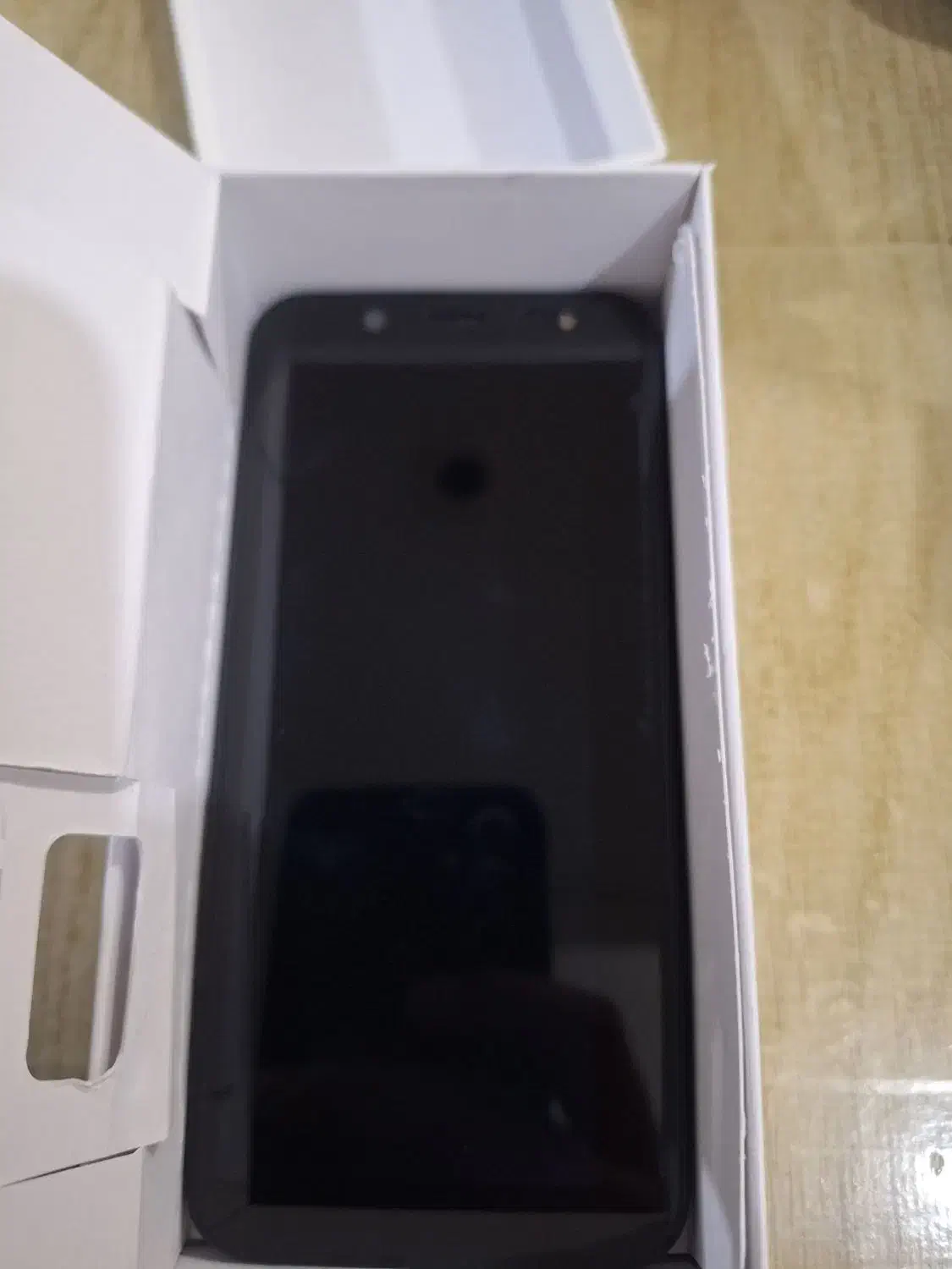 سامسونگ A6|موبایل|تهران, درختی|دیوار