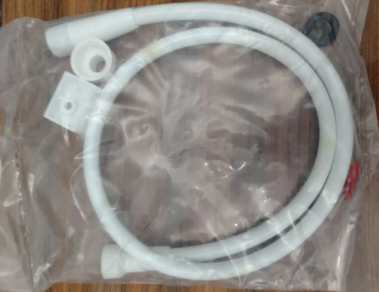 شلنگ توالت (دستشویی) فلزی و پلاستیکی|لوازم سرویس بهداشتی|کرمان, |دیوار