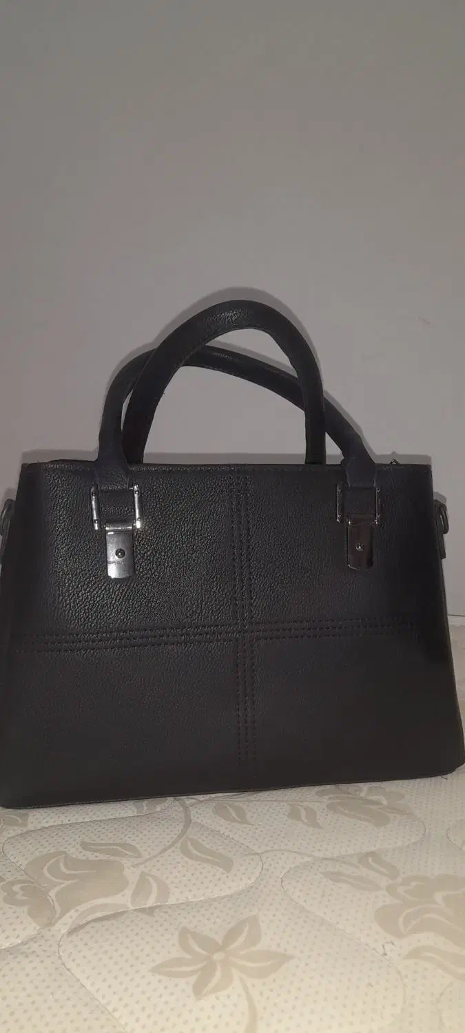 کیف مشکی|کیف، کفش، کمربند|رشت, هلال احمر|دیوار