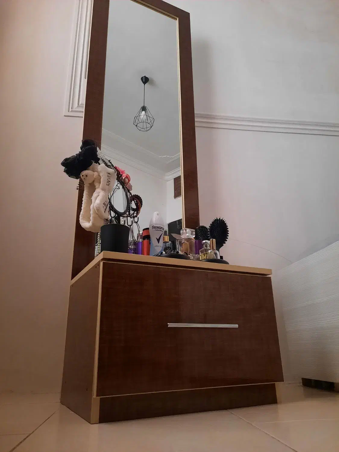 آینه|آینه|زاهدان, |دیوار