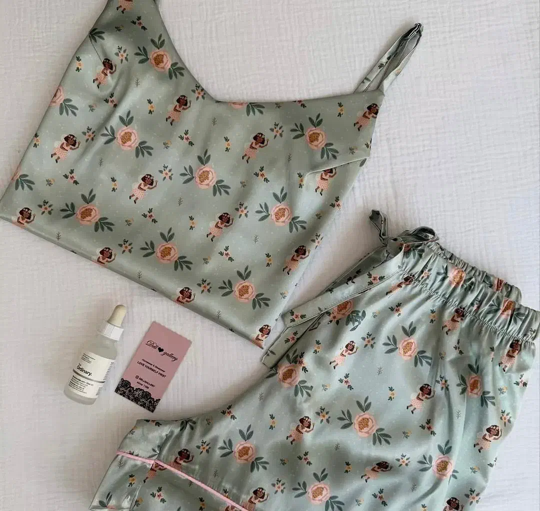 تولیدی لباس خواب ساتن ال ایکس|لباس|نمین, |دیوار