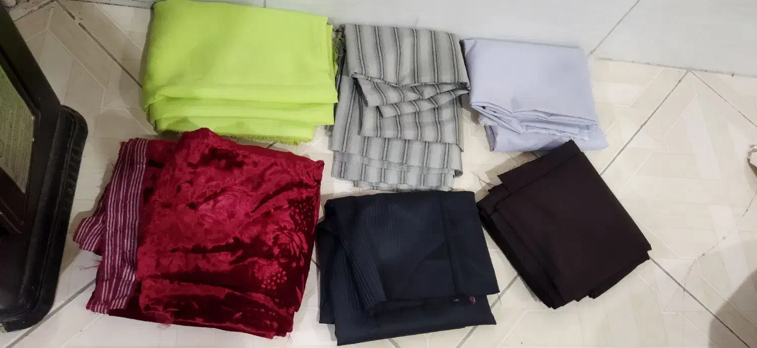 کلی پارچه لباسی دوخته نشده|لباس|اراک, |دیوار