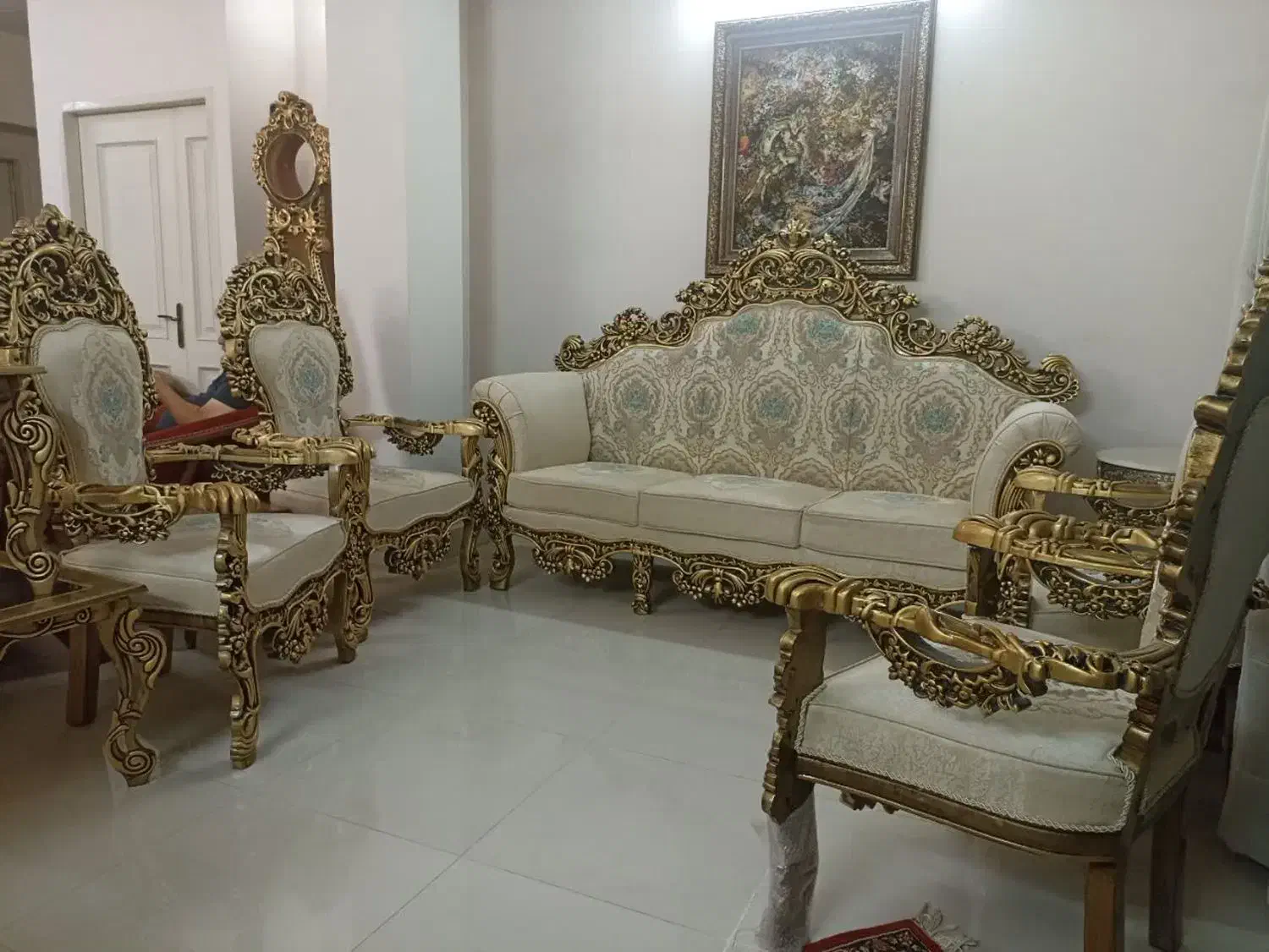 سرویس مبلمان سلطینی با ویترین میز ناهارخوری|مبلمان خانگی و میز عسلی|اصفهان, خواجو|دیوار