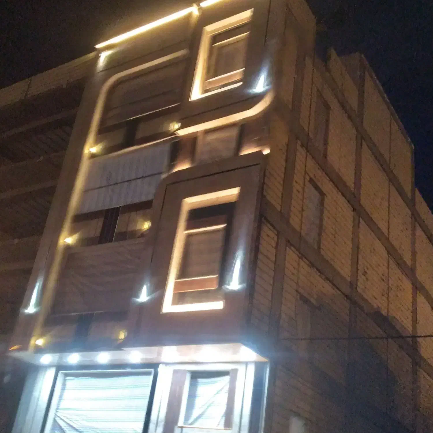 سنگ کاری کلی ساختمان نما رومی ترکیبی ساده|خدمات پیشه و مهارت|زنجان, |دیوار