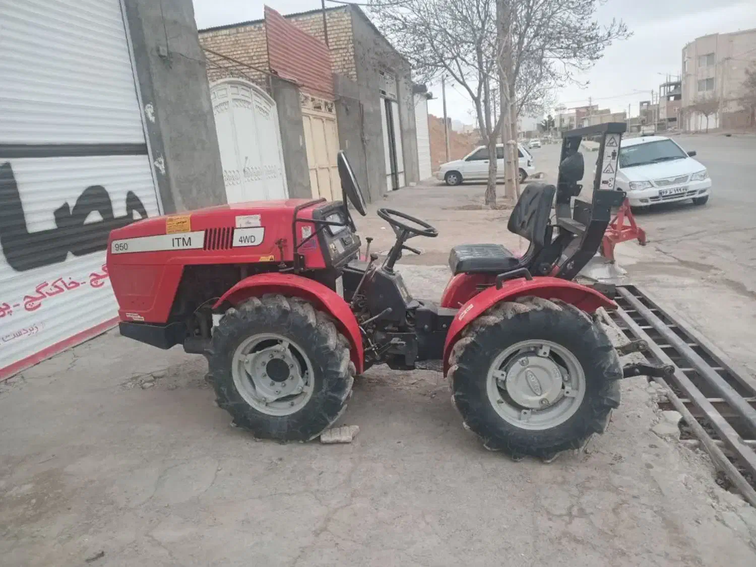 تراکتور کمرشکن|خودرو سنگین|اسفراین, |دیوار