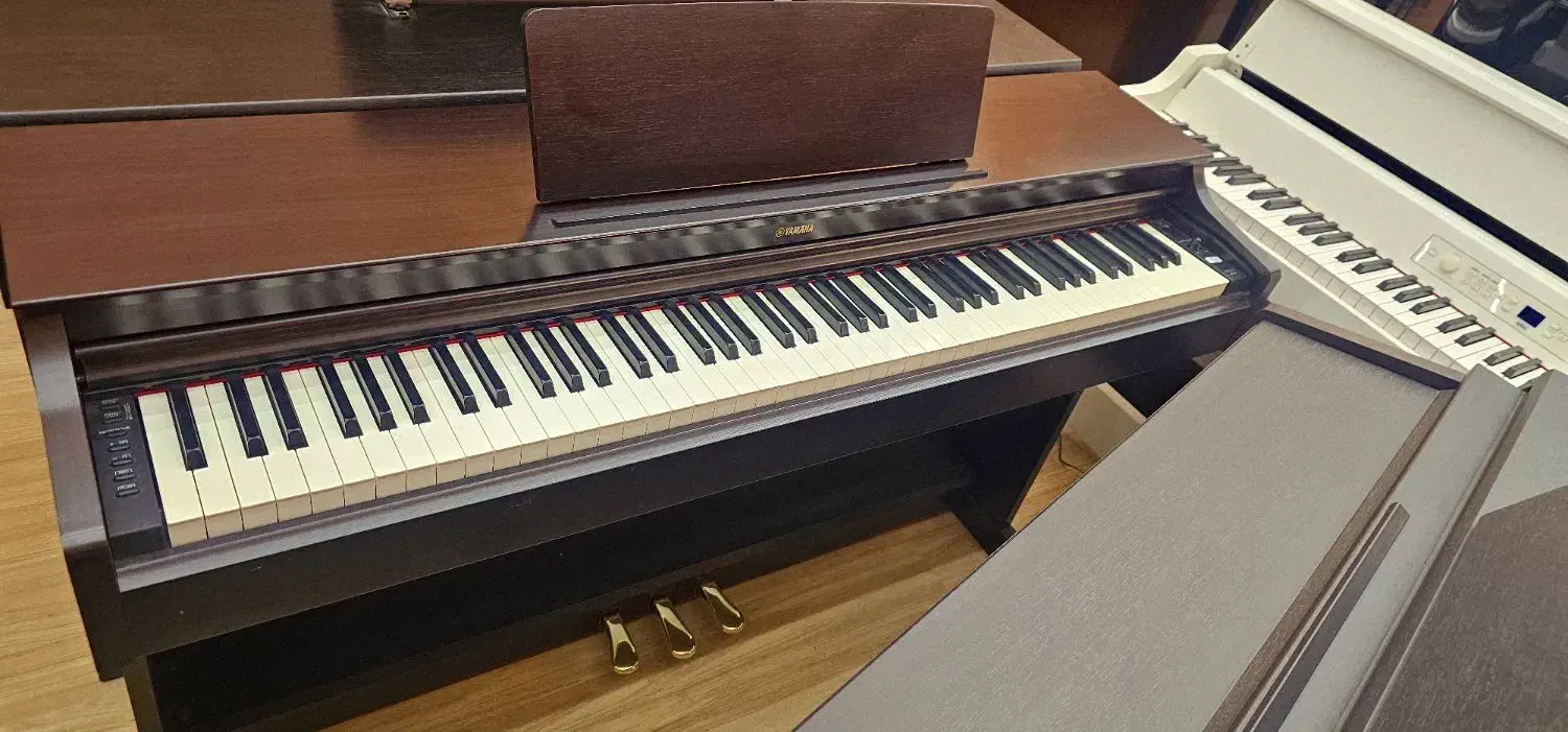 پیانو یاماها ydp 163|پیانو، کیبورد، آکاردئون|اصفهان, کوی امام جعفر صادق|دیوار