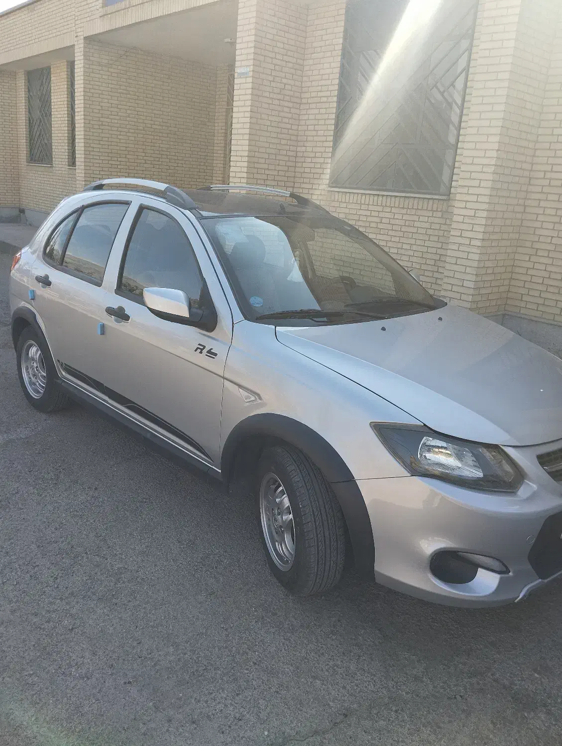 فروش کوییک آر نقره ایی تمام فابریک ۱۴۰۱|خودرو سواری و وانت|شیراز, انجیر|دیوار