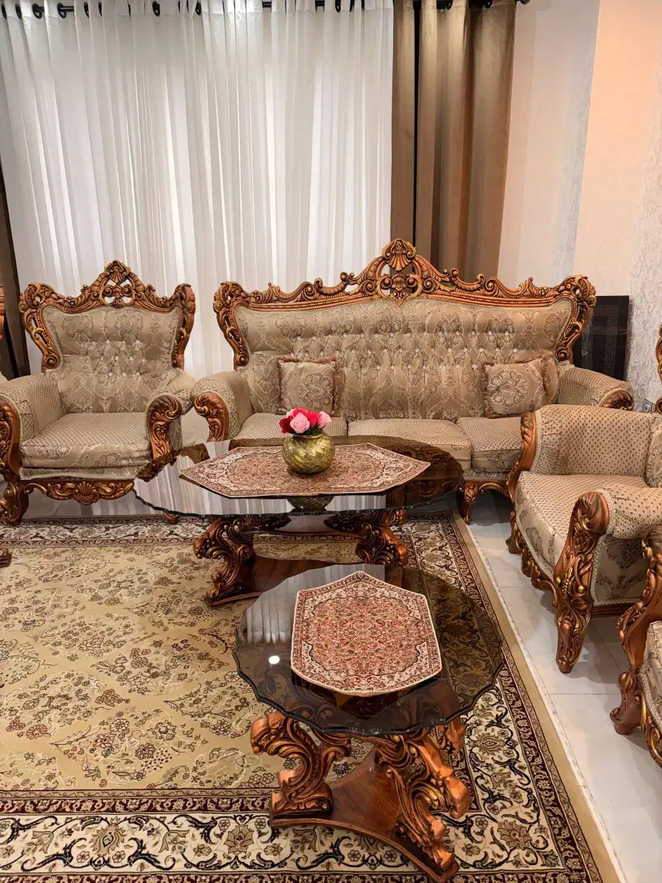 مبل سلطنتی ۹ نفره|مبلمان خانگی و میز عسلی|رشت, منظریه|دیوار