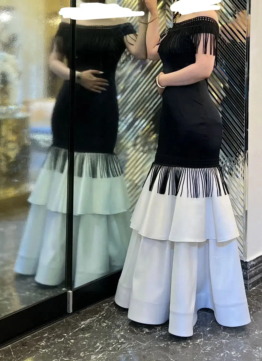 لباس مجلسی|لباس|ری, اقدسیه|دیوار