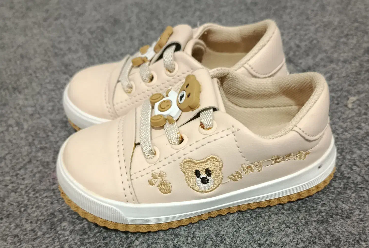 کفش|کفش و لباس بچه|همدان, |دیوار