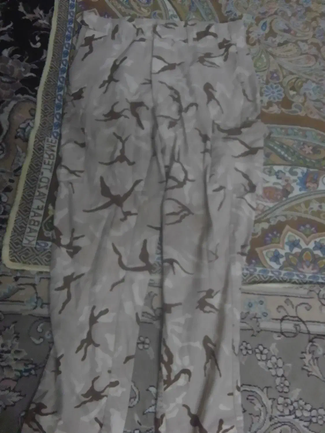 لباس و پوتین و اورکت|لباس|گلبهار, شهر جدید گلبهار|دیوار