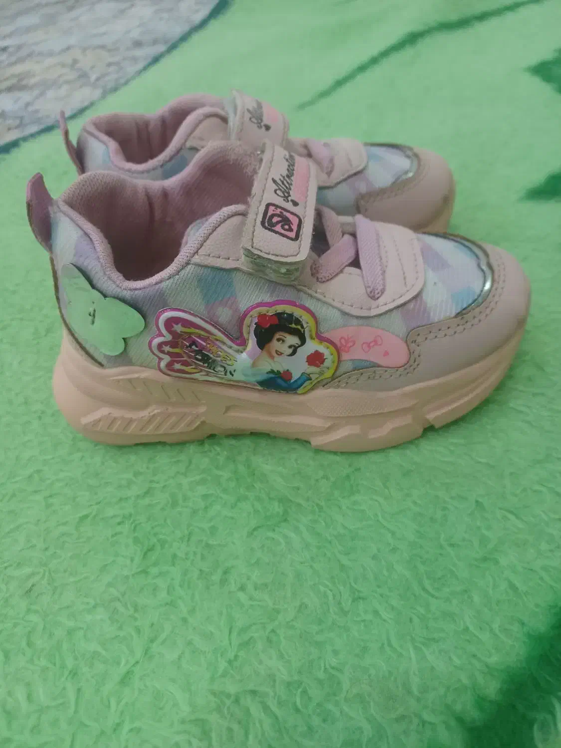 کفش بچگانه دخترانه|کفش و لباس بچه|بومهن, |دیوار