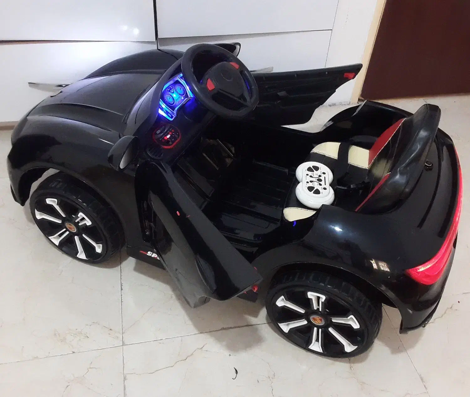 ماشین شارژی شاسی بلند گهواره ای در حدنو|اسباب‌بازی بچه|ماهدشت, |دیوار