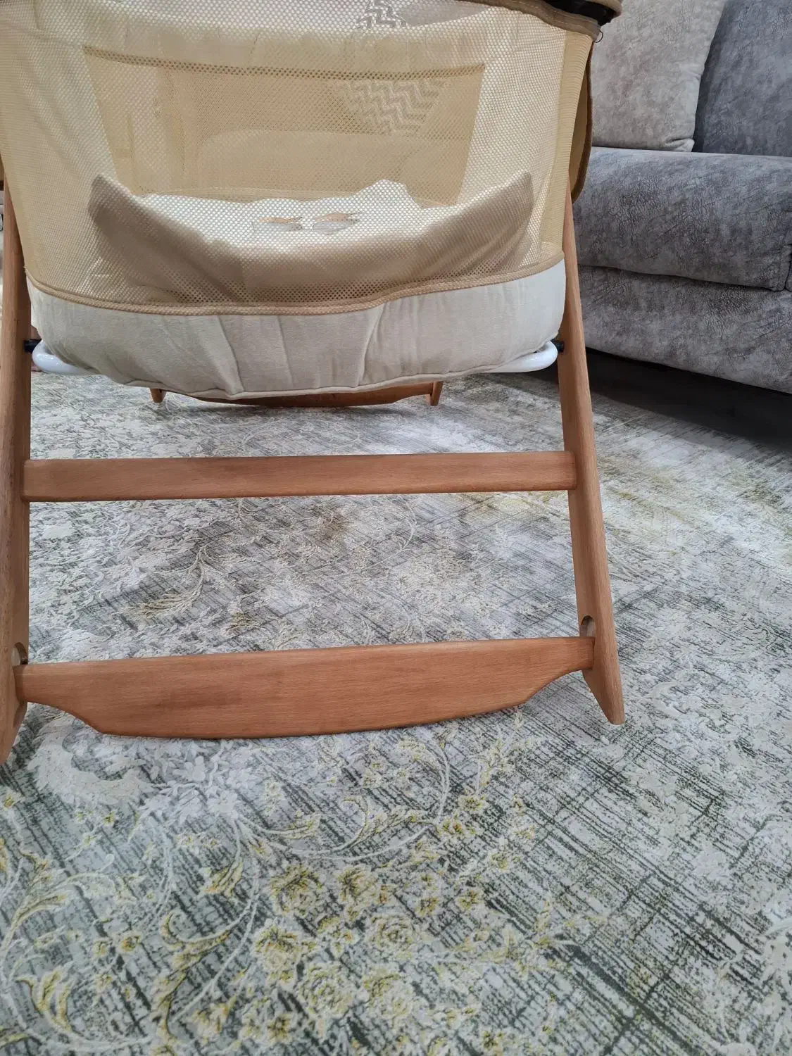 گهواره نوزاد (برند فرهان)|تخت و صندلی بچه|شلمان, |دیوار