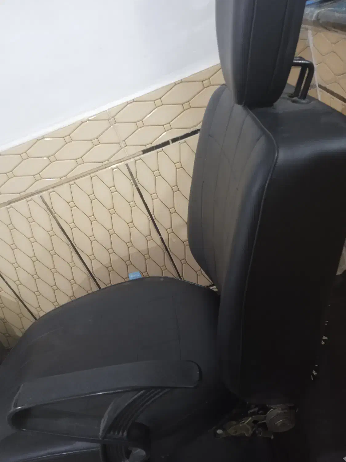 صندلی اصلاح|صندلی و نیمکت|دزفول, |دیوار