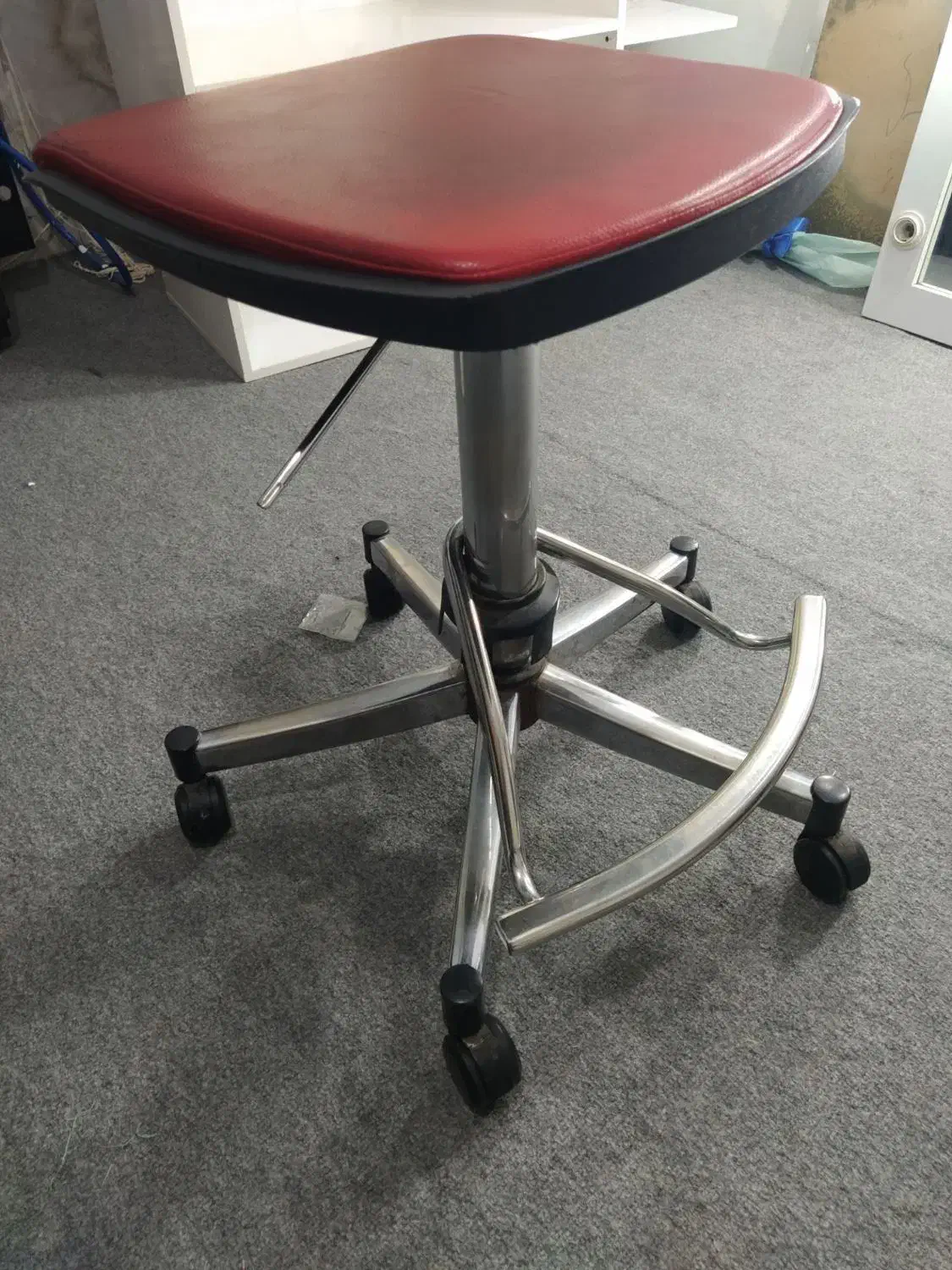 صندلی چرخشی|صندلی و نیمکت|شهرکرد, |دیوار