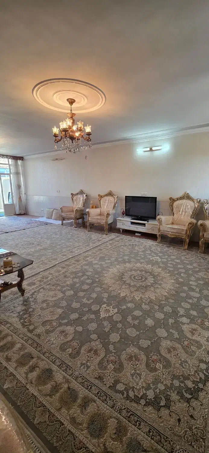 دو طبقه راه جدا ماشین رو قولنامه معتبر|فروش خانه و ویلا|اصفهان, سودان|دیوار