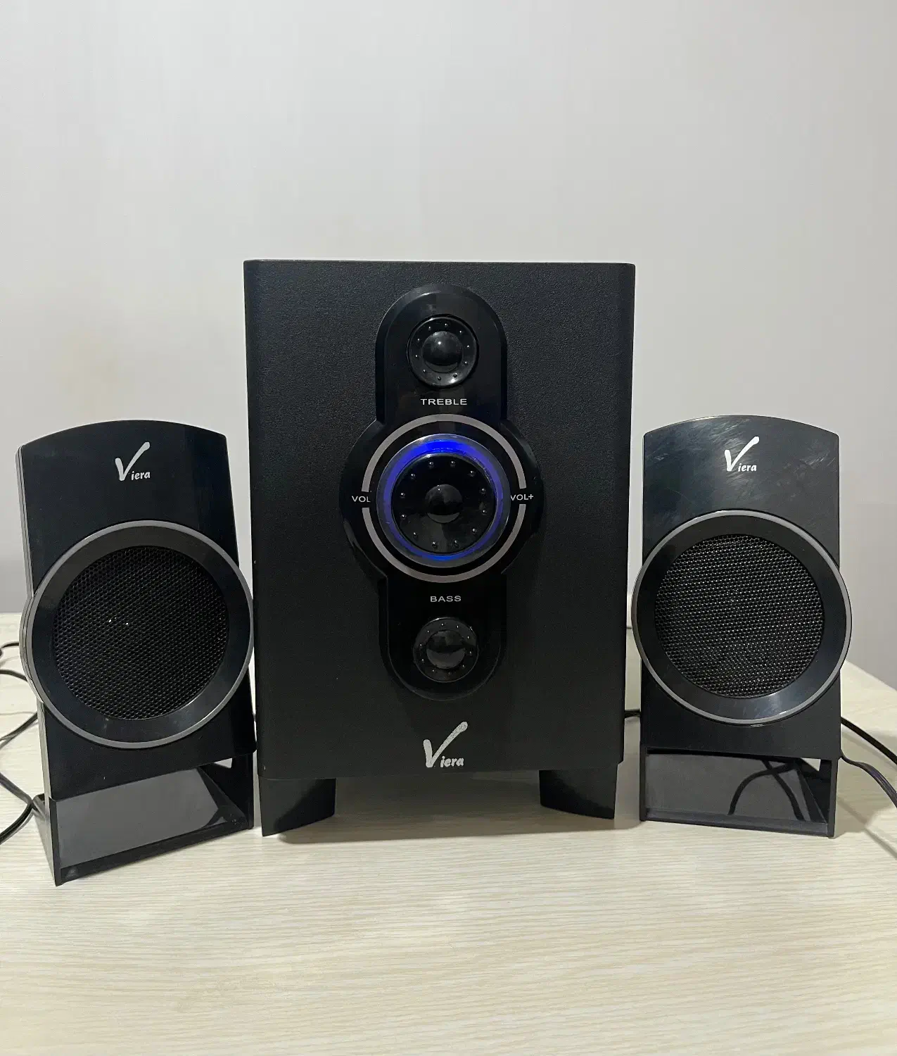 کامپیوتر تکمیل همراه با باند و میزش|رایانه رومیزی|رشت, جانبازان|دیوار