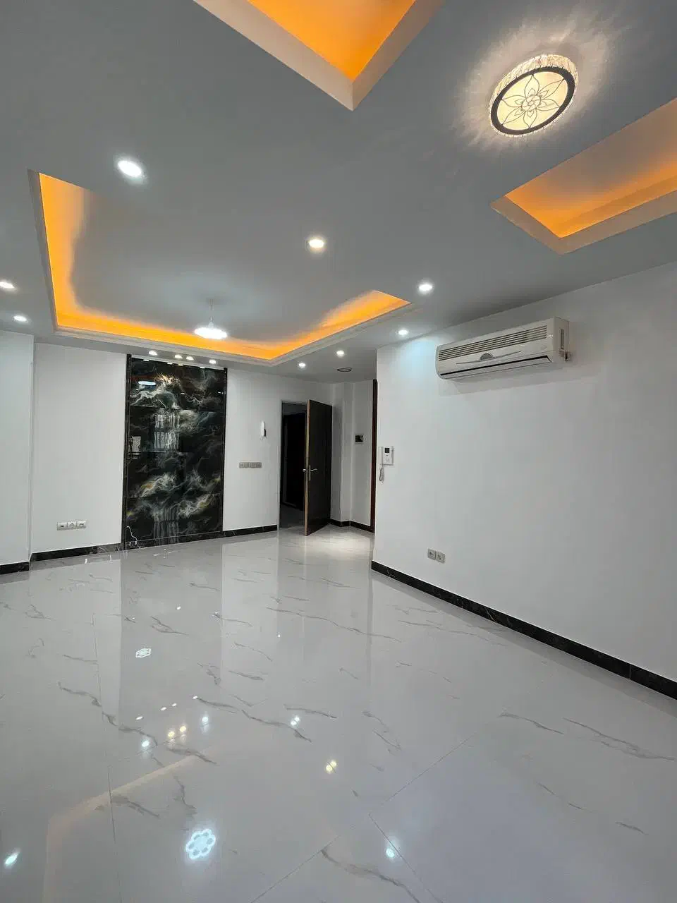 53متری/غرق نور/پارکینگ سندی/وام دار|فروش آپارتمان|تهران, باشگاه نفت|دیوار