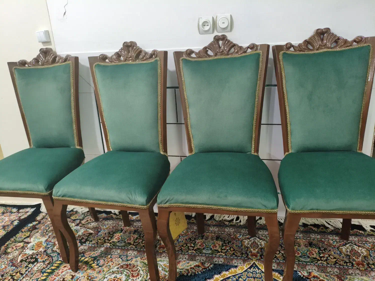 صندلی تک|صندلی و نیمکت|دلیجان, |دیوار