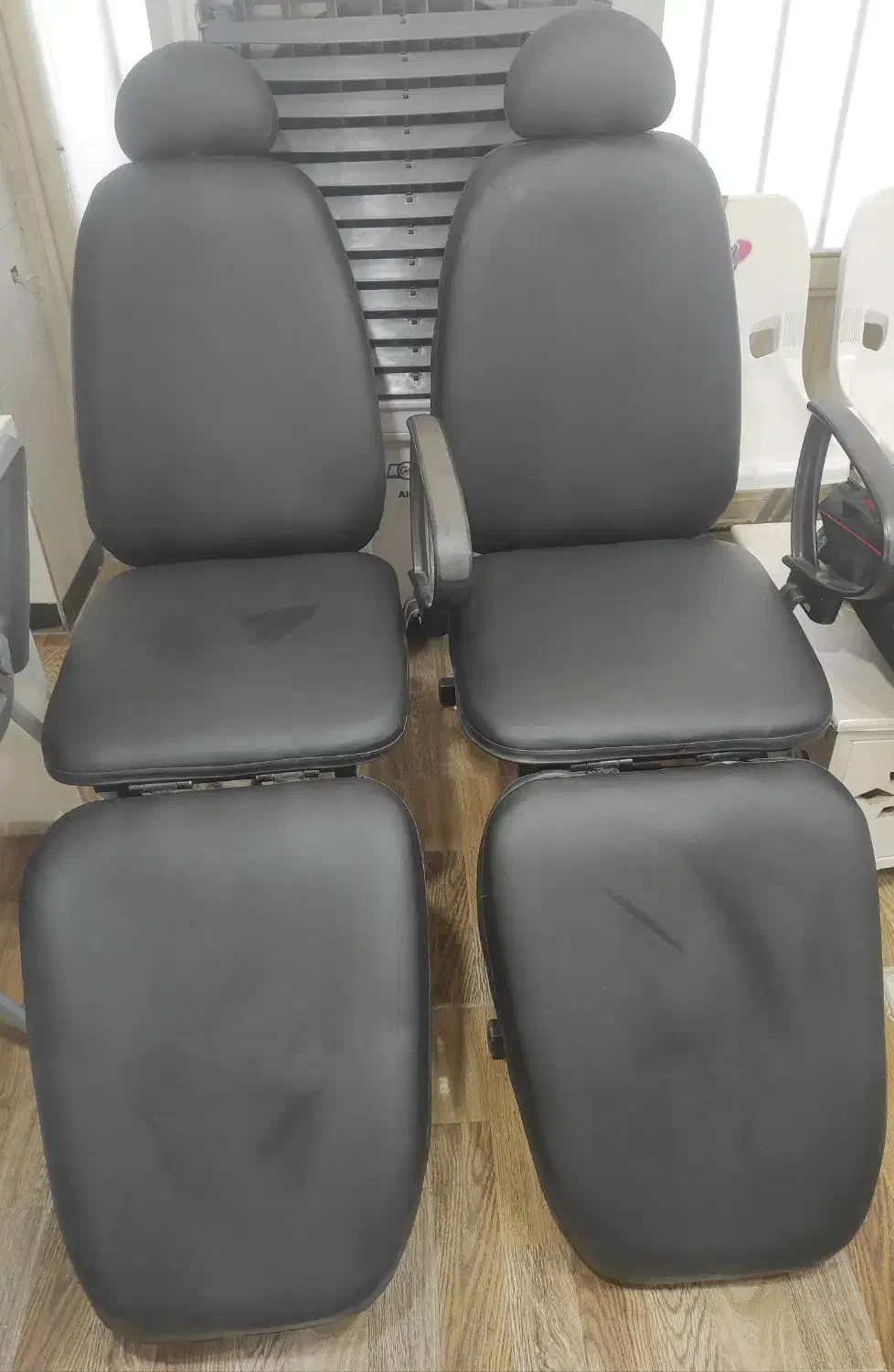 صندلی اصلاح|آرایشگاه و سالنهای زیبایی|مهاباد (آذربایجان غربی), |دیوار