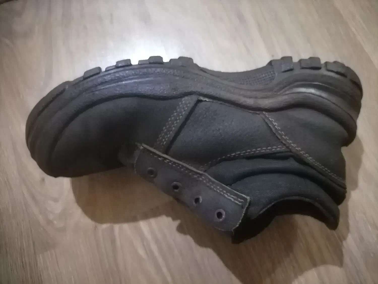 کفش ایمنی|کیف، کفش، کمربند|گنبد کاووس, |دیوار